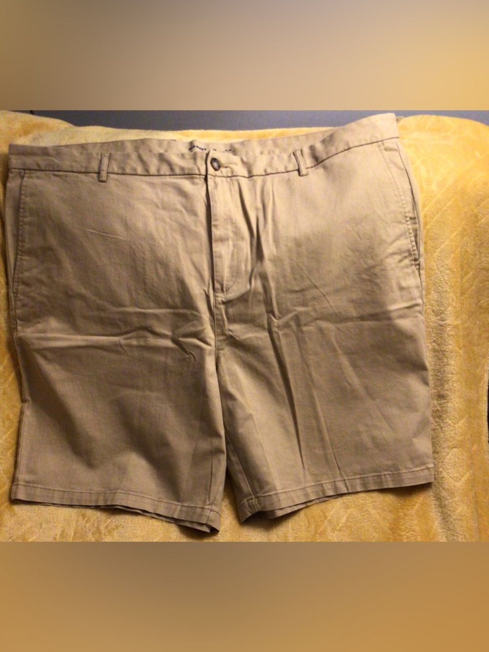 Old Navy Men's Light Khaki Flat-Front Shorts New - Picture 1 of 5